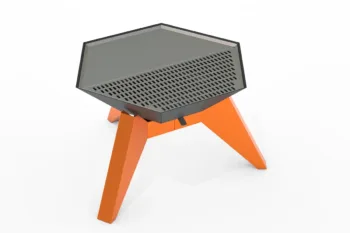 Braciere in metallo Flamula 800 con design esagonale moderno e gambe arancioni, adatto all'uso esterno.