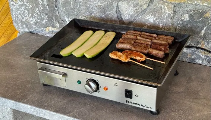 Električni žar ELQ2000 za peko Flamula z zelenjavo in mesom