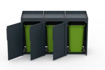 Copri bidone in metallo per tre bidoni da 240 litri con tetto verde.